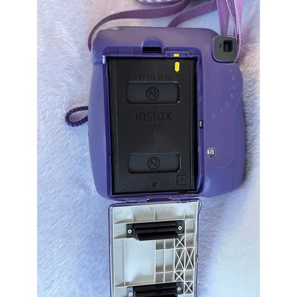 Instax Mini 8 Purple Polaroid Camera with Purple Carrying Case, Works - Picture 3 of 5